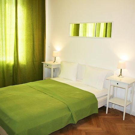 Apartment Lea Praha Bagian luar foto