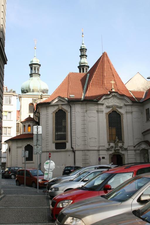 Apartment Lea Praha Bagian luar foto