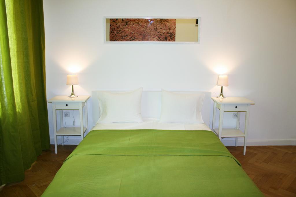 Apartment Lea Praha Bagian luar foto